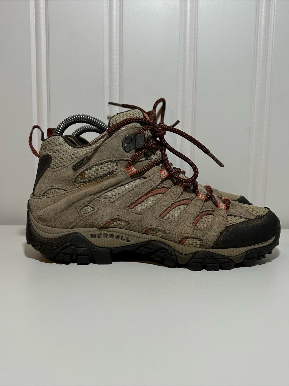 Merrell Moab mid orange Taupe and Brown Trail Hiking Boots bungee cord